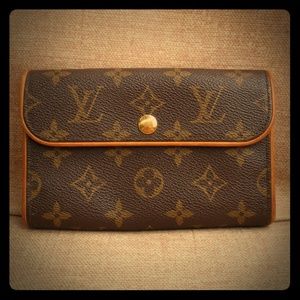 LV Pochette Florentine